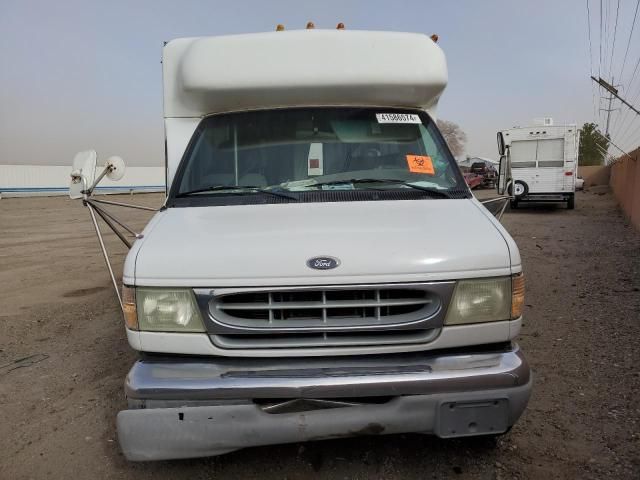 2002 Ford Econoline E350 Super Duty Cutaway Van