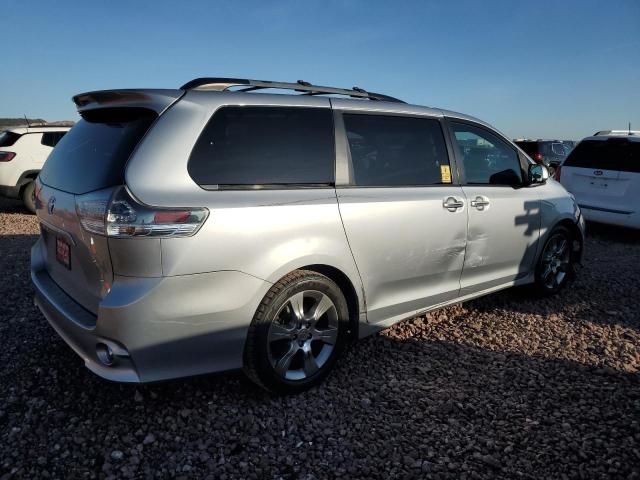 2015 Toyota Sienna Sport