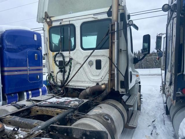 2013 Freightliner Cascadia 125