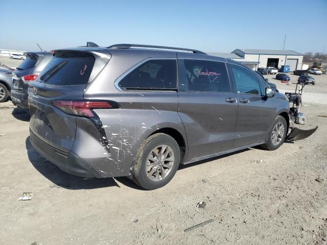 2021 Toyota Sienna LE