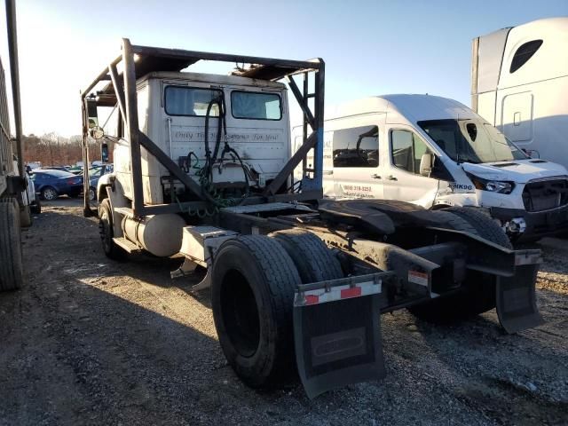 2001 Freightliner Medium Conventional FL112