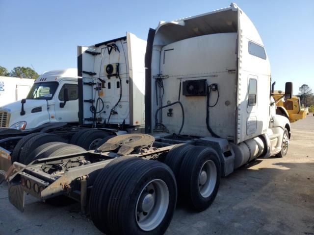 2010 Kenworth Construction T660