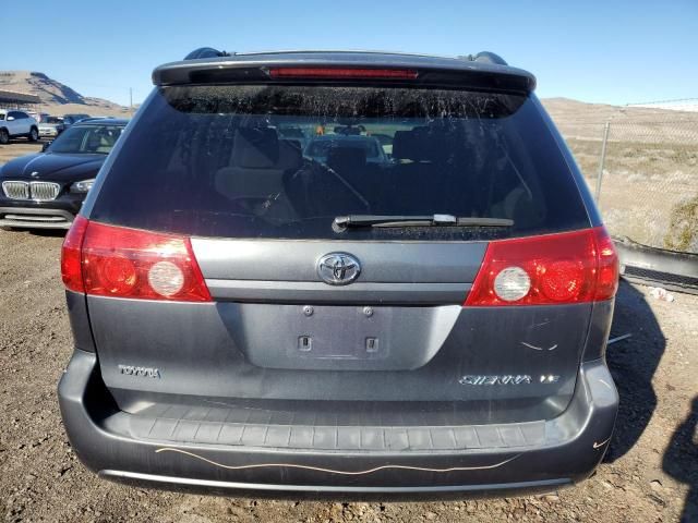 2006 Toyota Sienna CE