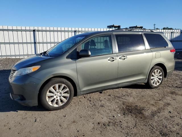 2011 Toyota Sienna LE