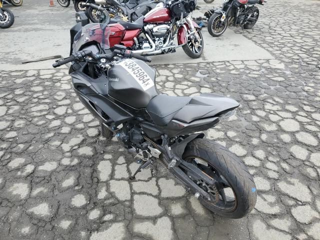 2023 Kawasaki EX650 R