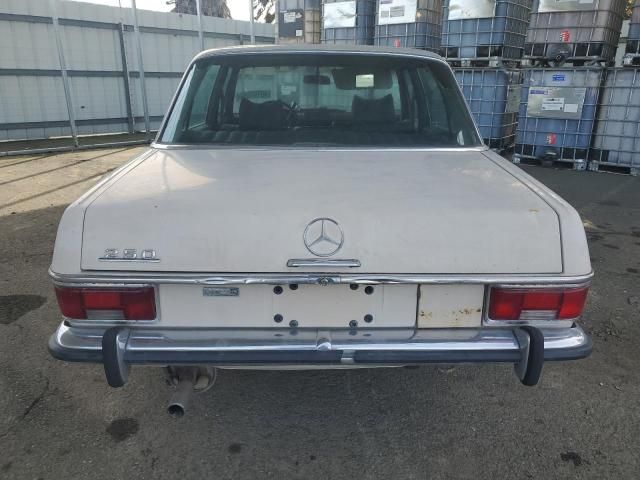 1969 Mercedes-Benz 250