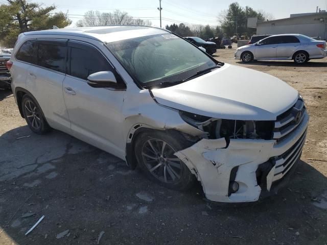 2017 Toyota Highlander SE