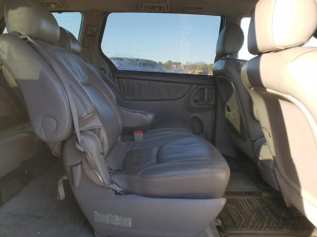 2005 Toyota Sienna XLE