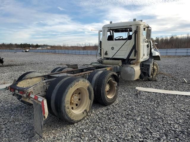 2016 Mack 600 CXU600