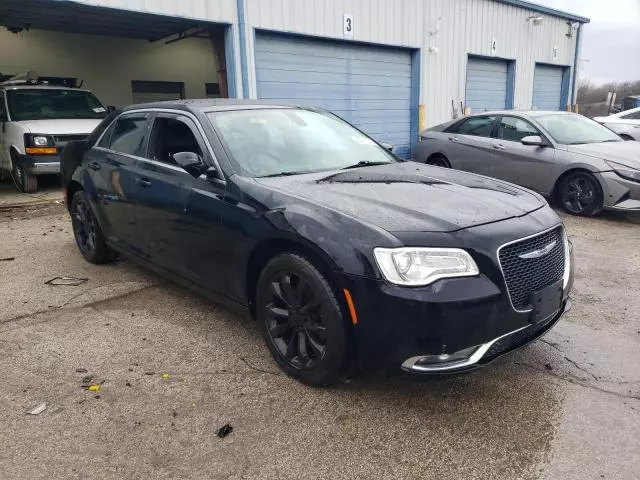 2016 Chrysler 300 Limited