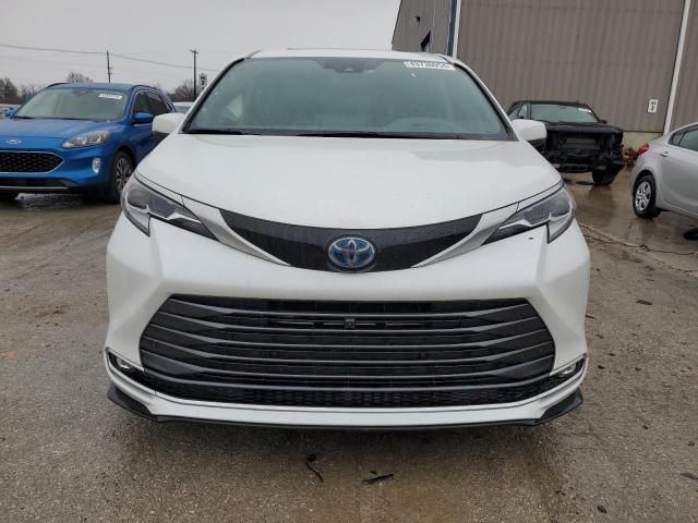 2022 Toyota Sienna Limited