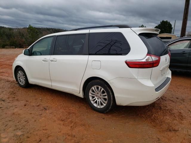 2016 Toyota Sienna XLE