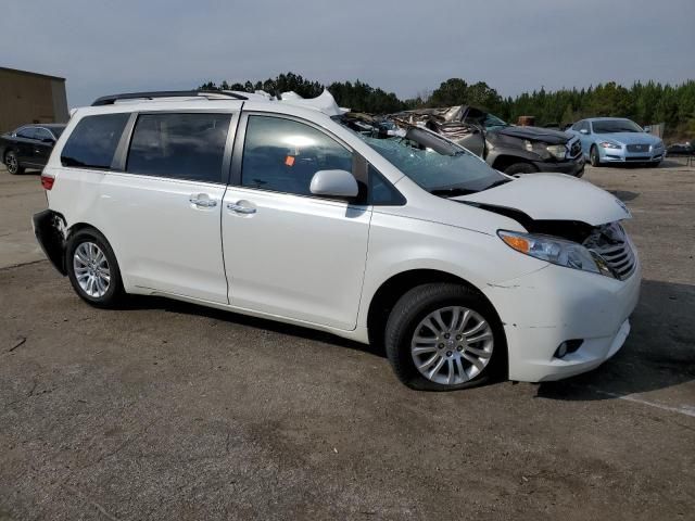 2017 Toyota Sienna XLE