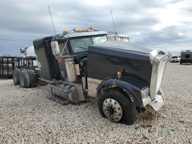 2007 Freightliner Conventional FLD132 XL Classic