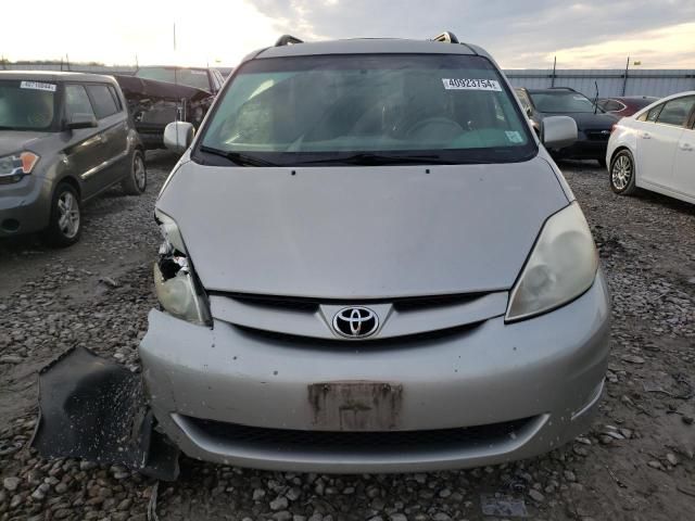 2010 Toyota Sienna XLE