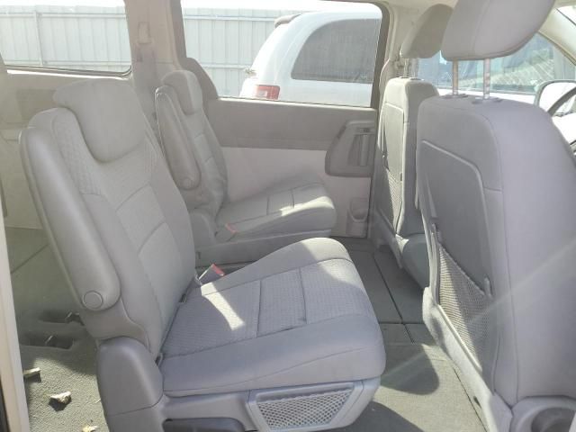 2009 Chrysler Town & Country LX