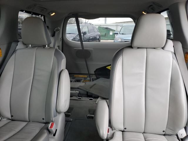 2013 Toyota Sienna XLE