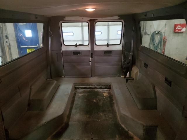 2000 Dodge RAM Van B2500