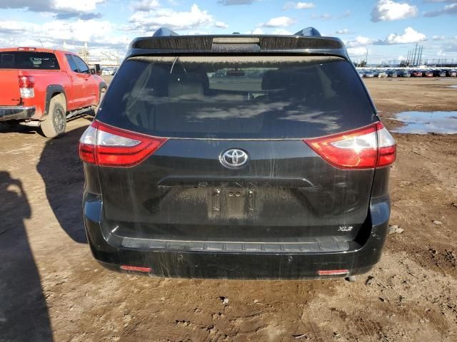 2017 Toyota Sienna XLE