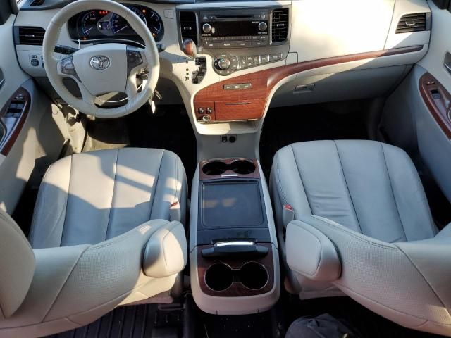 2013 Toyota Sienna XLE