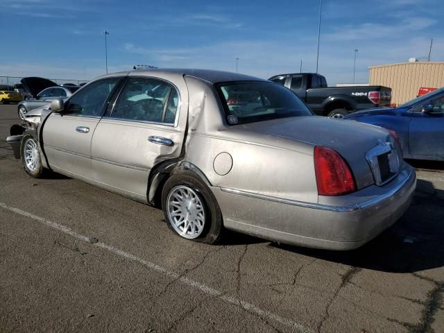 1999 Lincoln Town Car Signature