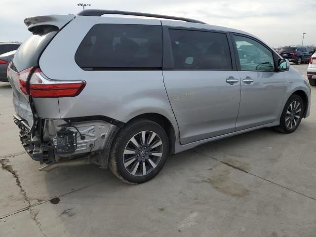 2018 Toyota Sienna XLE