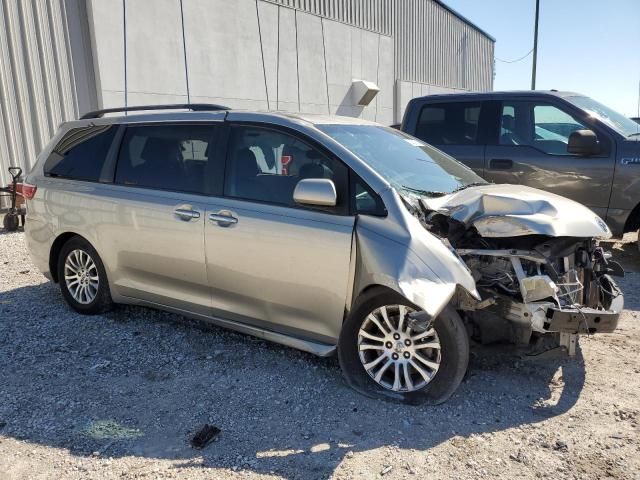 2015 Toyota Sienna XLE