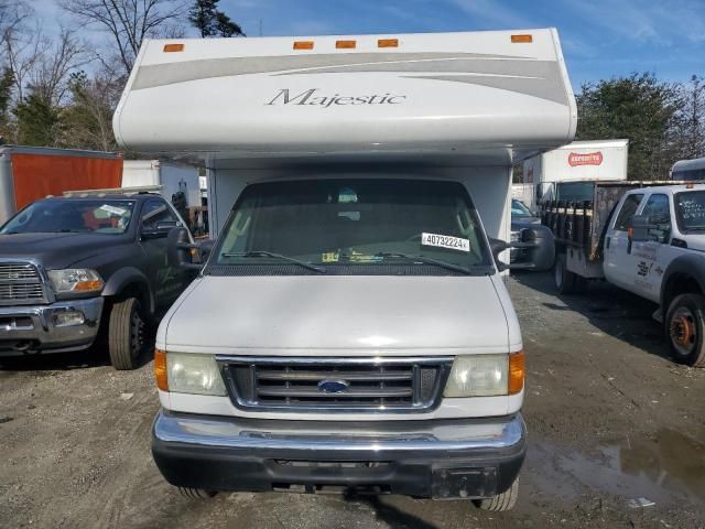 2004 Ford Econoline E350 Super Duty Cutaway Van