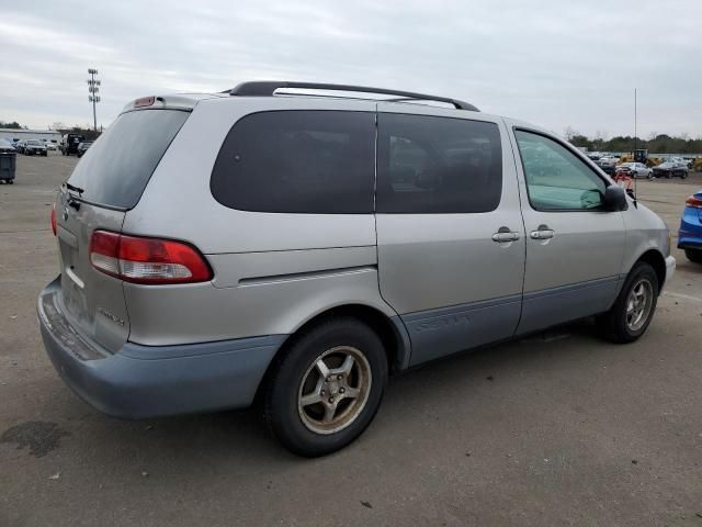 2003 Toyota Sienna LE