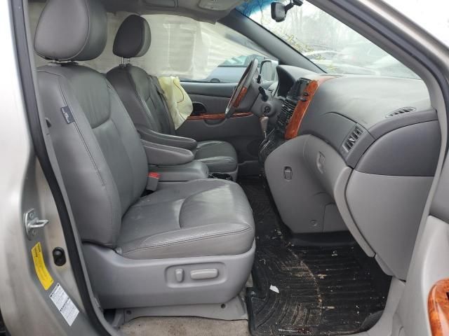 2010 Toyota Sienna XLE