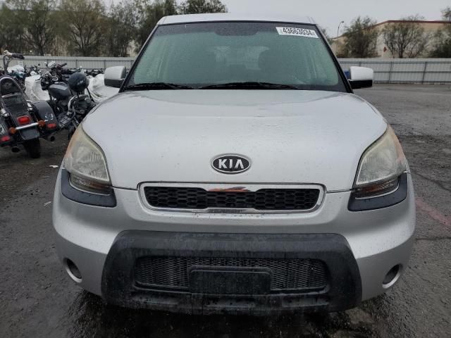 2011 KIA Soul +