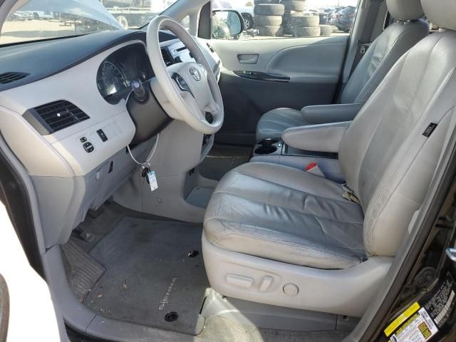 2014 Toyota Sienna LE