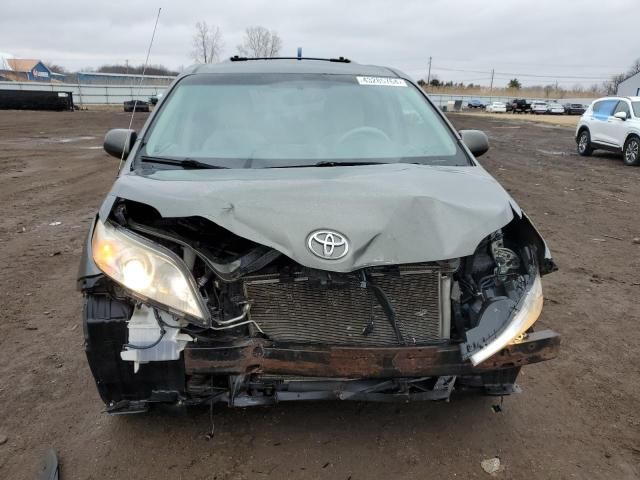 2011 Toyota Sienna LE