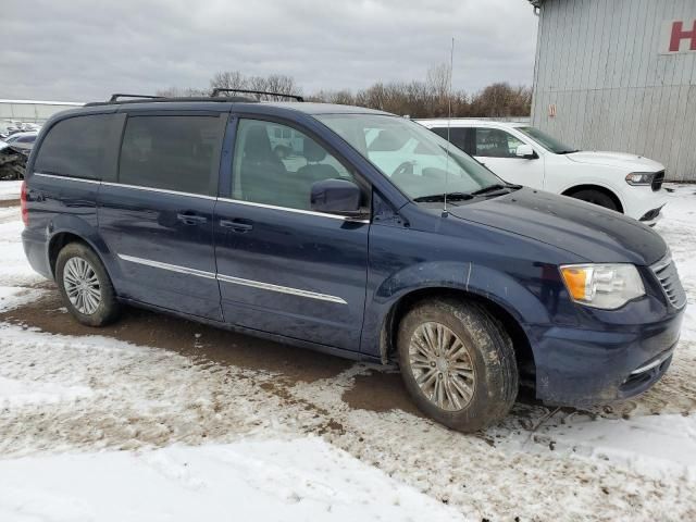 2016 Chrysler Town & Country Touring L