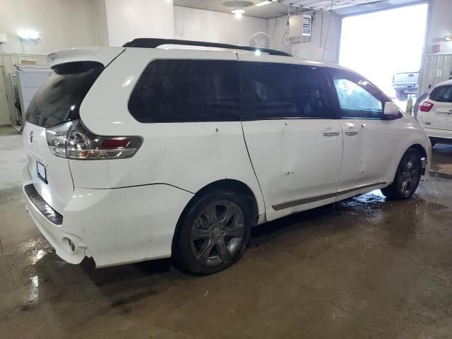 2015 Toyota Sienna Sport