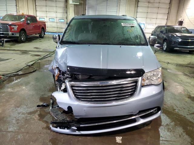 2013 Chrysler Town & Country Touring L