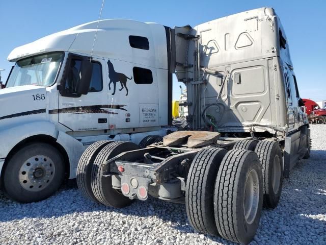 2017 Freightliner Cascadia 125