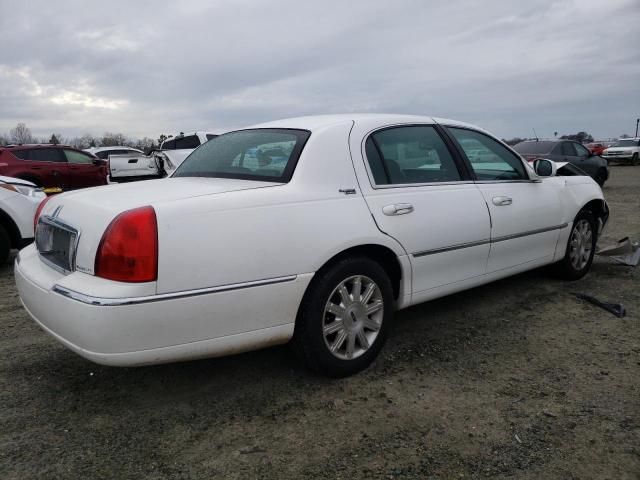 2011 Lincoln Town Car Signature Limited