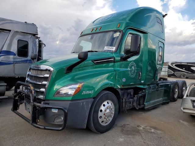 2019 Freightliner Cascadia 126