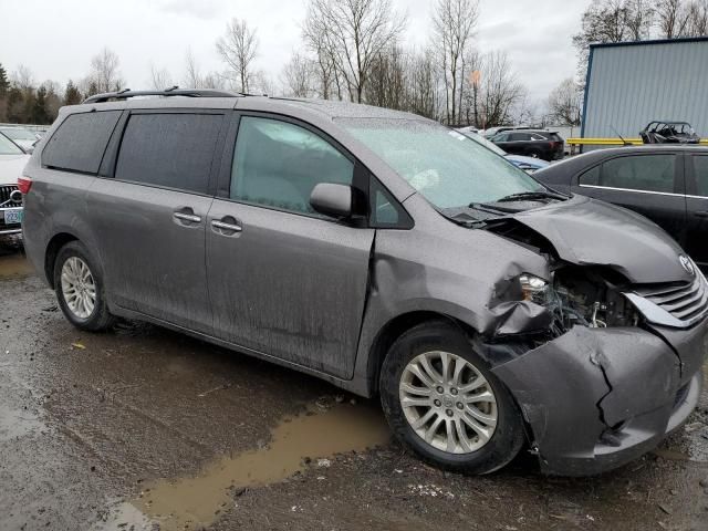 2016 Toyota Sienna XLE