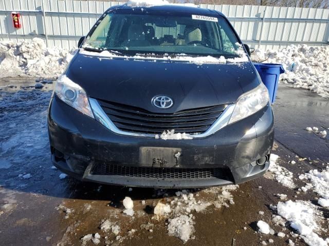 2015 Toyota Sienna LE