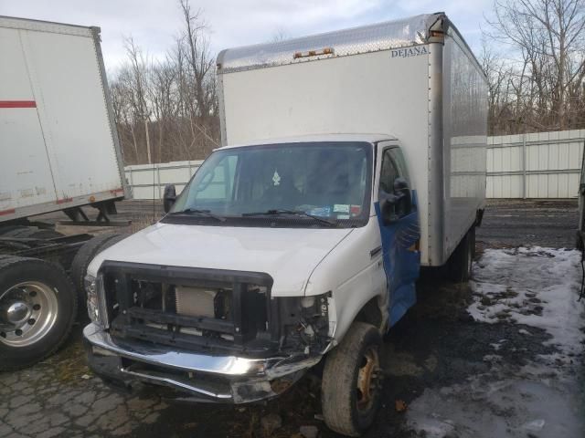 2018 Ford Econoline E350 Super Duty Cutaway Van