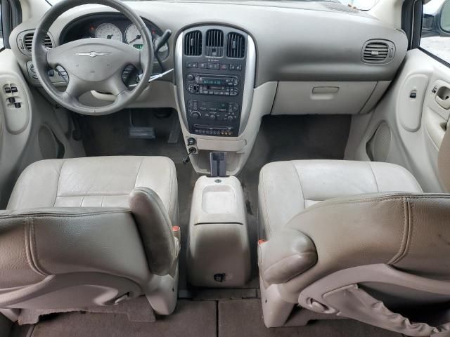 2005 Chrysler Town & Country Touring