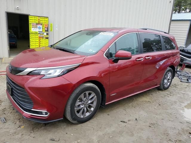 2021 Toyota Sienna XLE