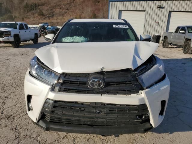 2017 Toyota Highlander SE