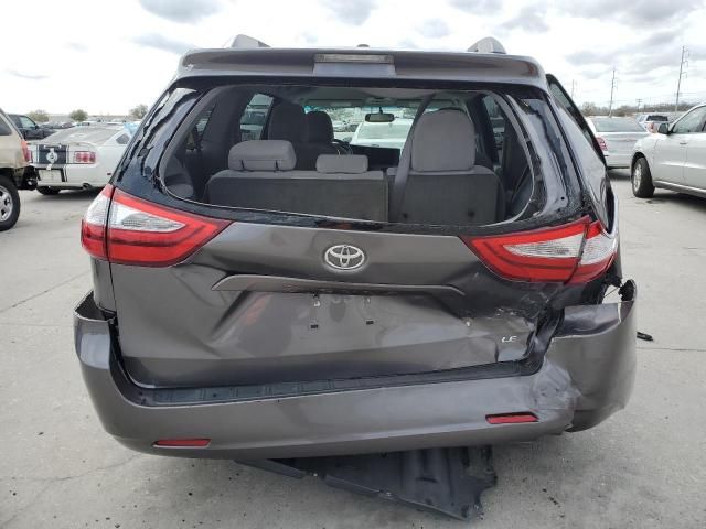 2017 Toyota Sienna LE