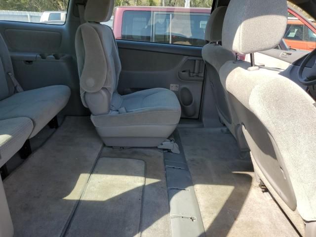 2010 Toyota Sienna CE