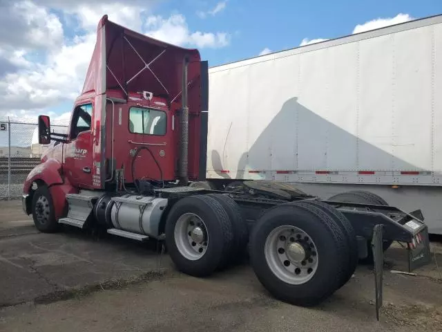 2015 Kenworth Construction T680