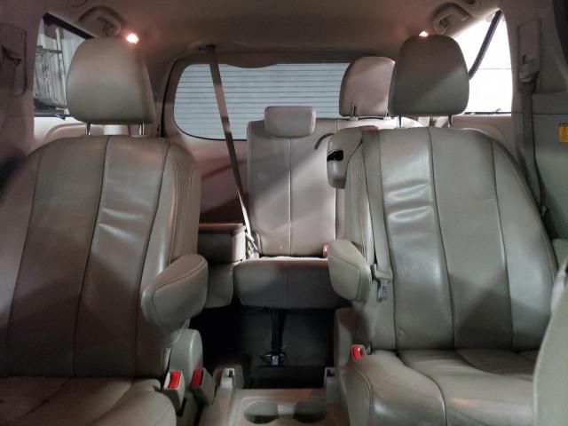 2013 Toyota Sienna XLE