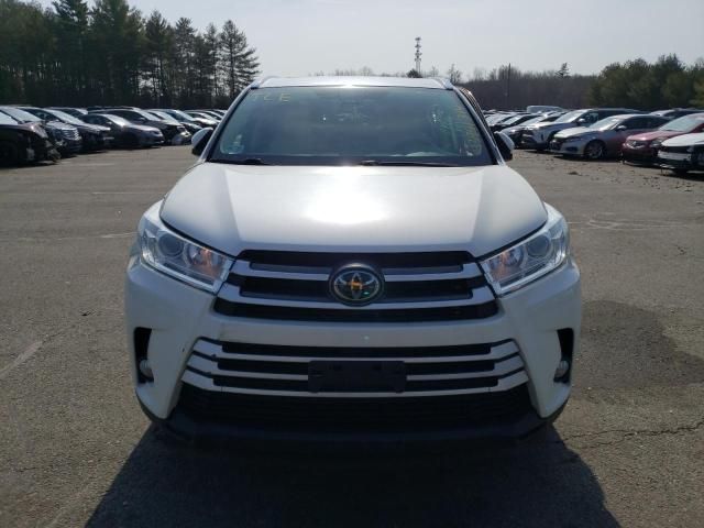 2018 Toyota Highlander SE